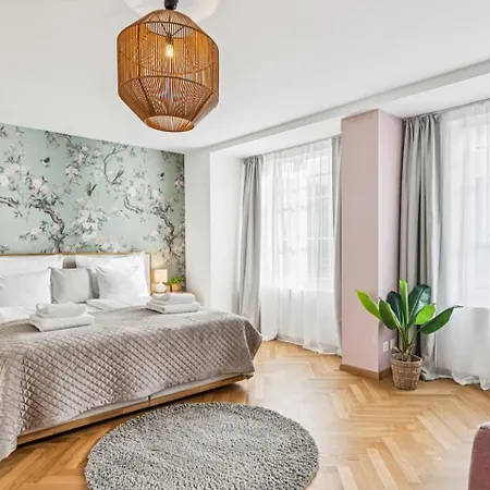 Апартаменти Old Town Gem By Grossmuenster Ac Free Parking *